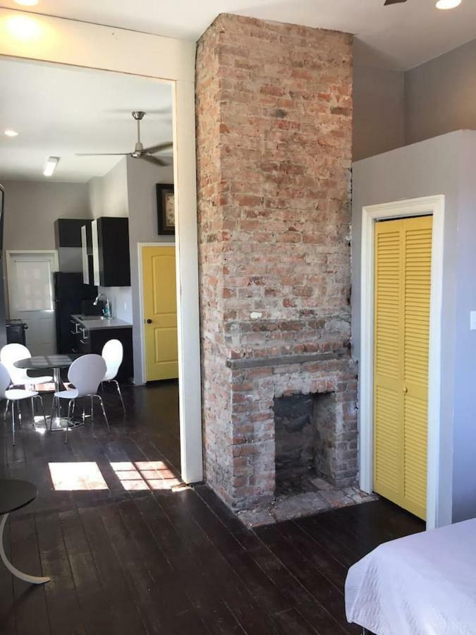 Modern Condo 2 Blocks From Quarters New Orleans Exterior photo